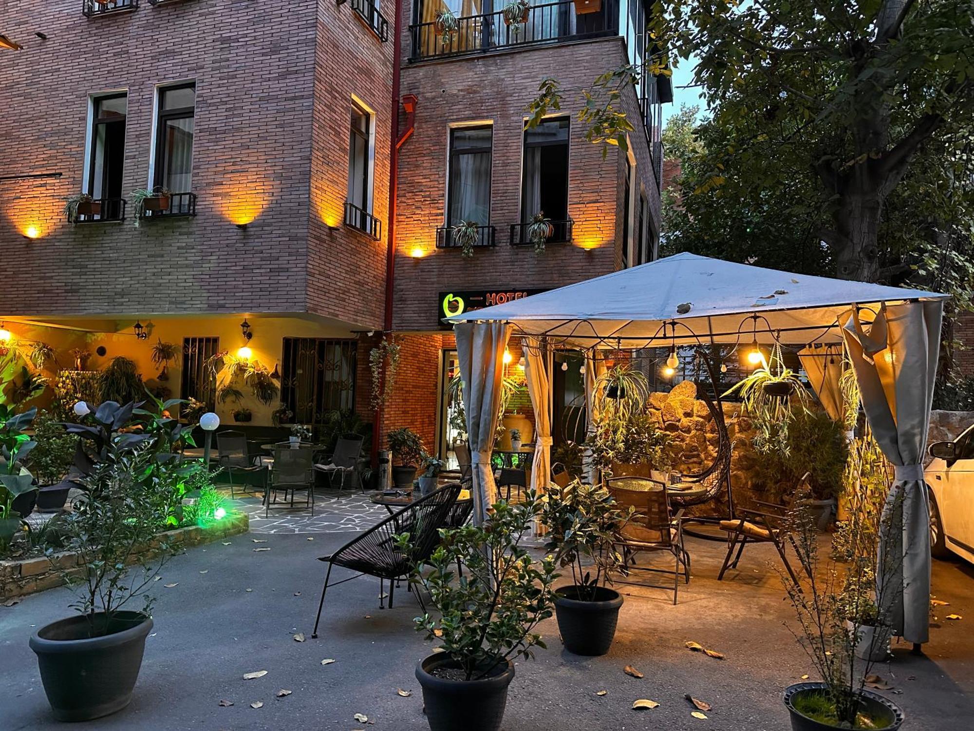 Hotel Terrace Tbilisi Center Exterior foto